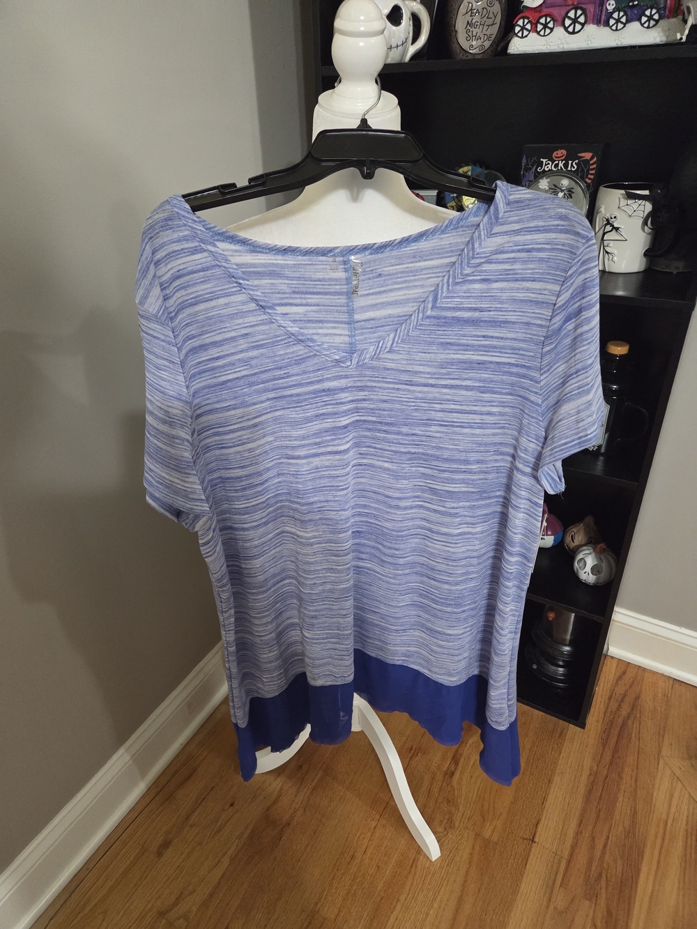 Casual Blue Striped V-Neck Tunic with Contrast Hem